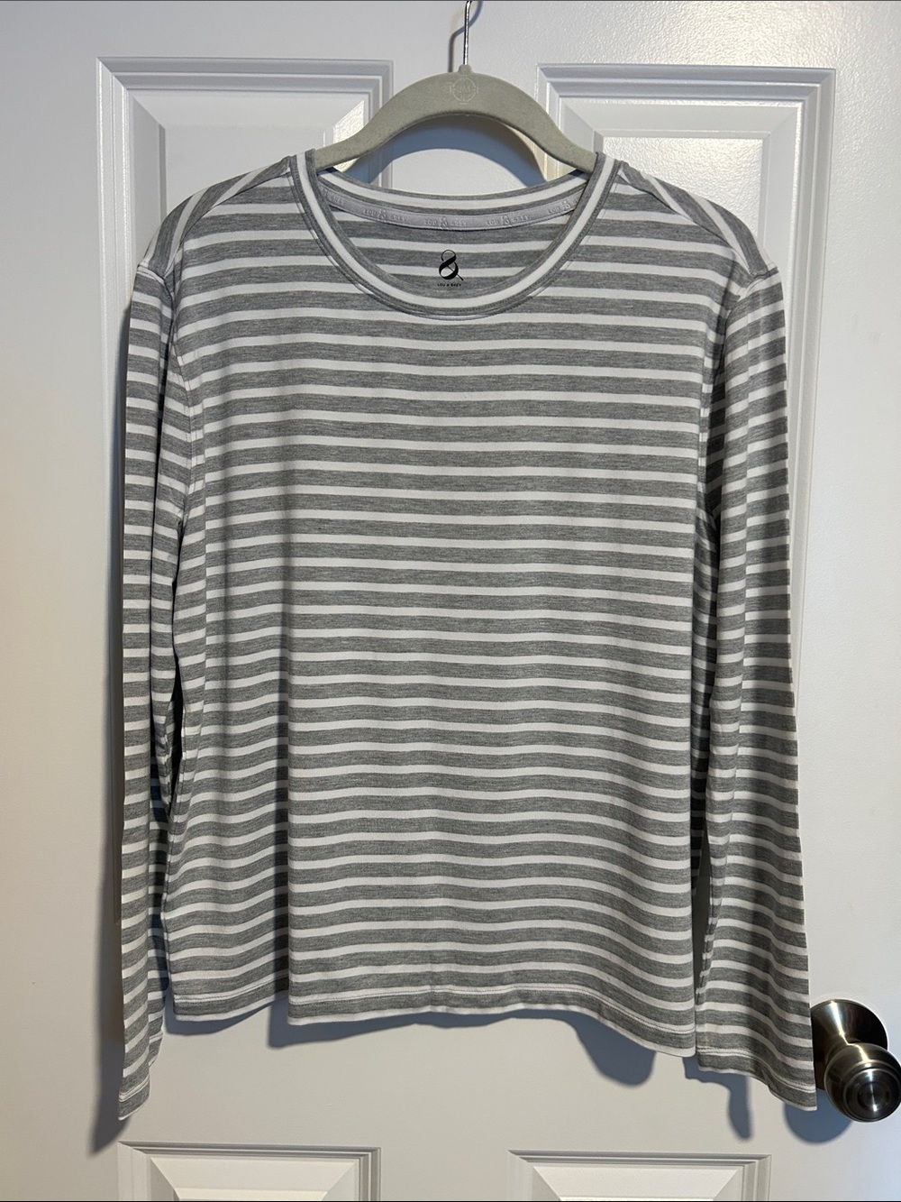 NWT Lou & Grey White and Grey Striped Long Sleeve Tee Women's Medium Petite